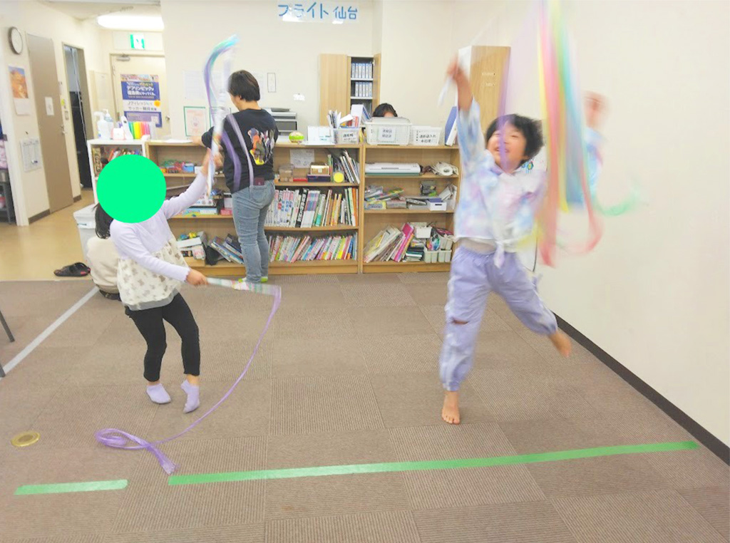 バレエ風リボン遊びの様子