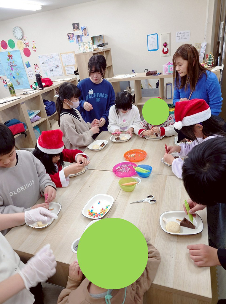 クリスマスケーキ作りの様子