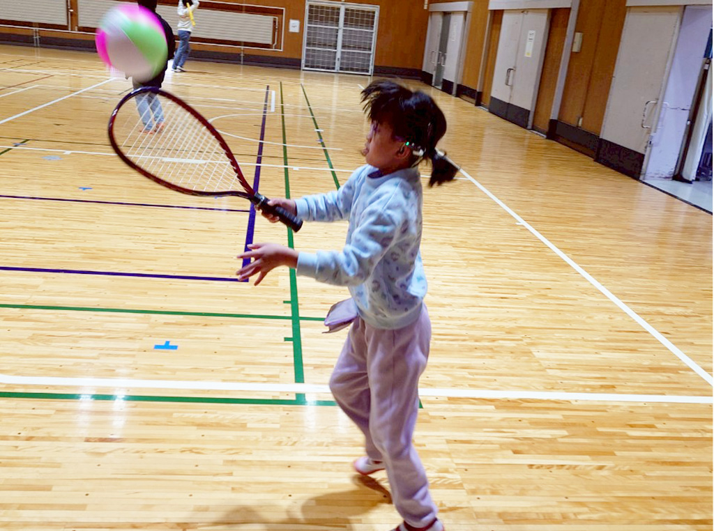 障害者総合体育センターで遊ぶ様子2