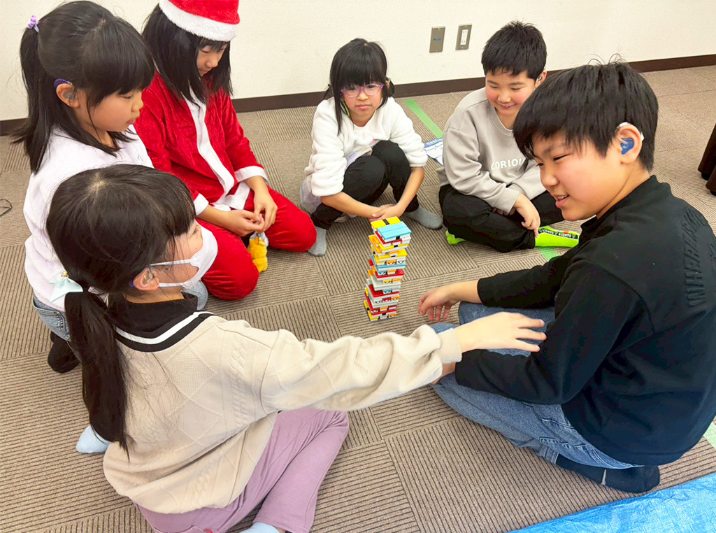 クリスマスプレゼントで遊ぶ様子5