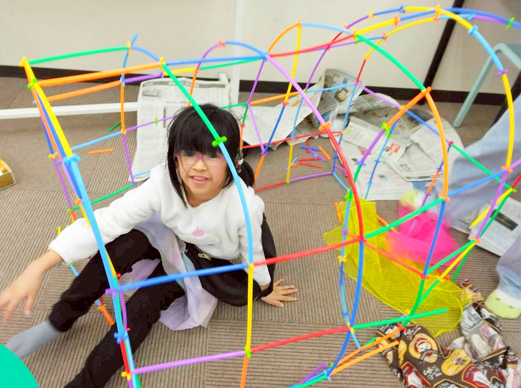 クリスマスプレゼントで遊ぶ様子2