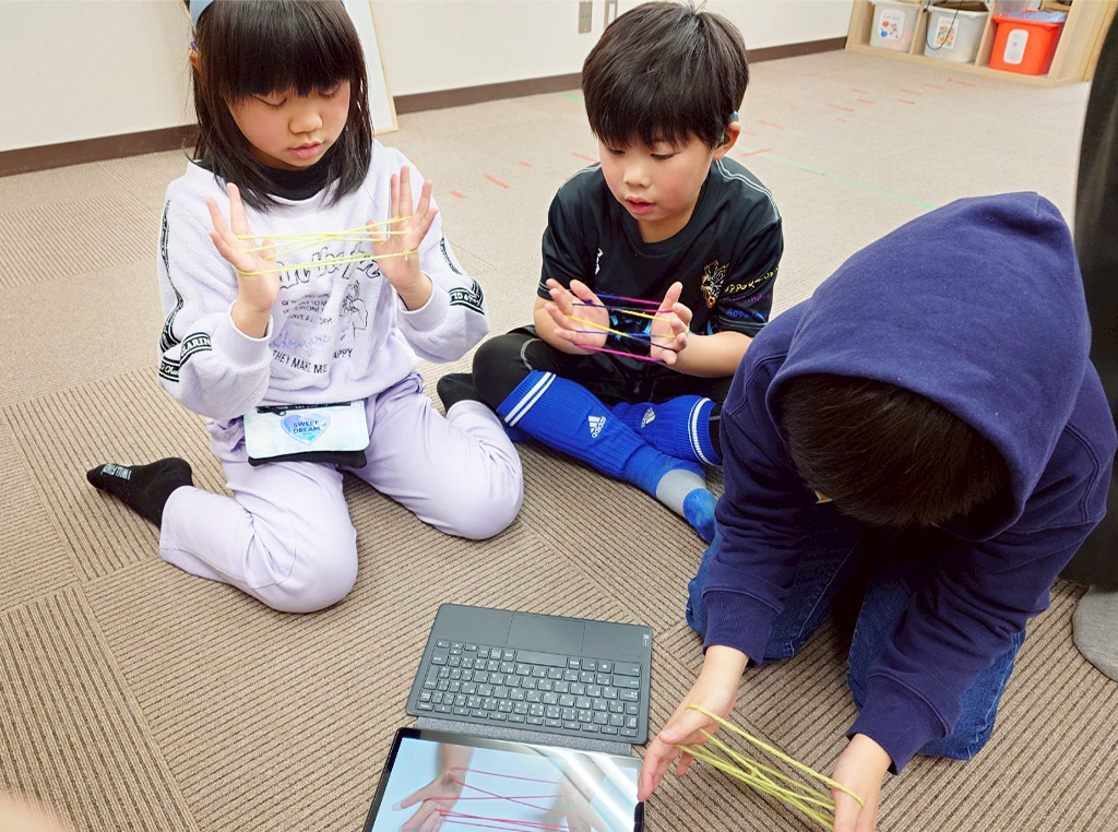 あやとりの様子